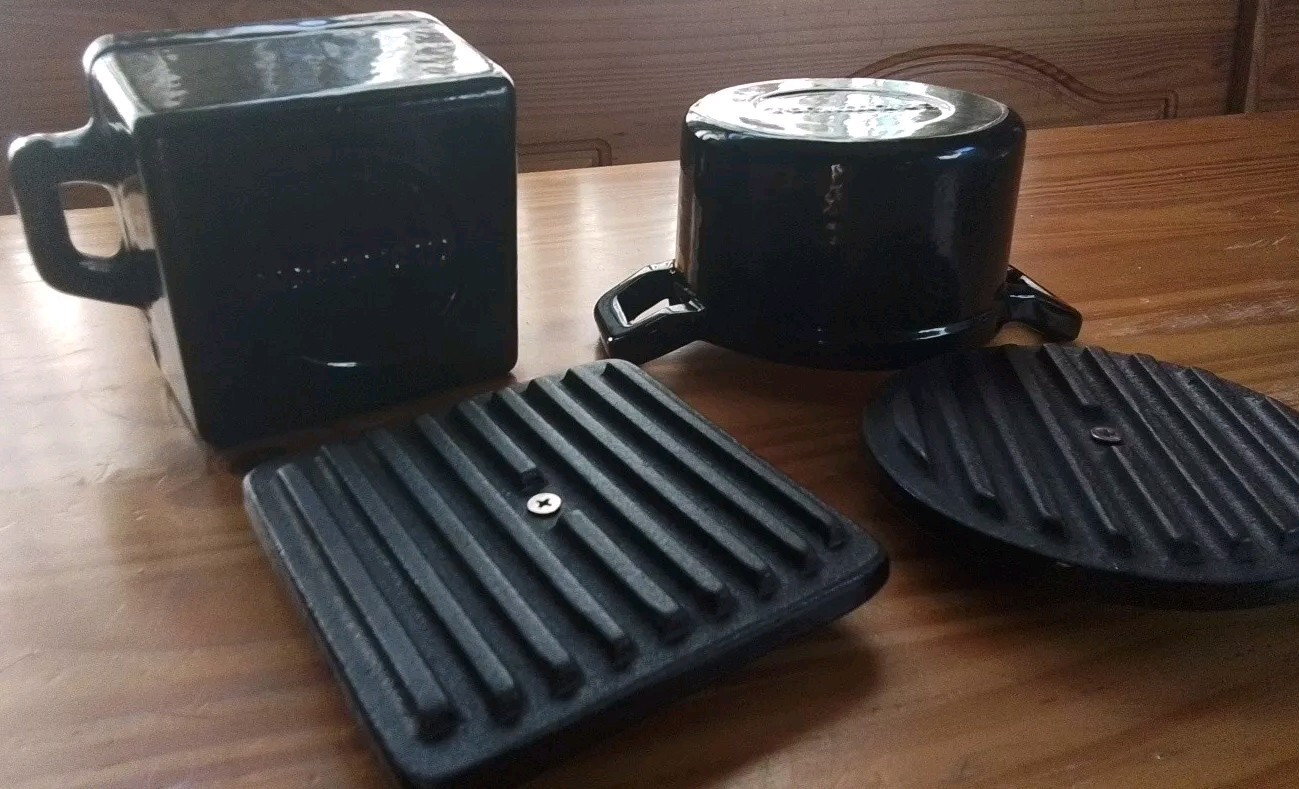 Rare Technique 4 Piece Mini Black Enameled Cast Iron Cooking Pots No Box