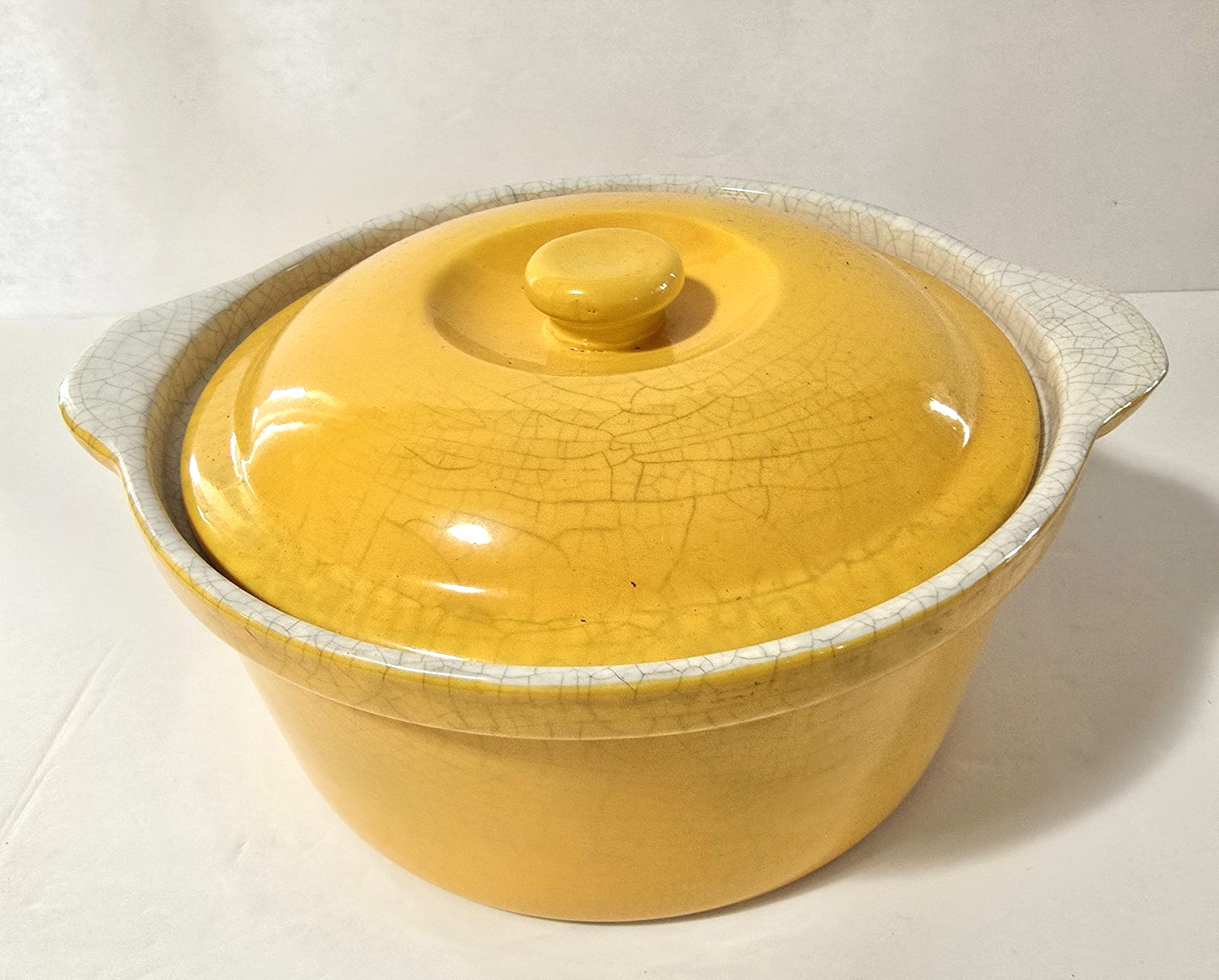 BryLaneHome Kitchen 2‑Qt Stoneware Casserole Dish With Lid Yellow Crackle Finish