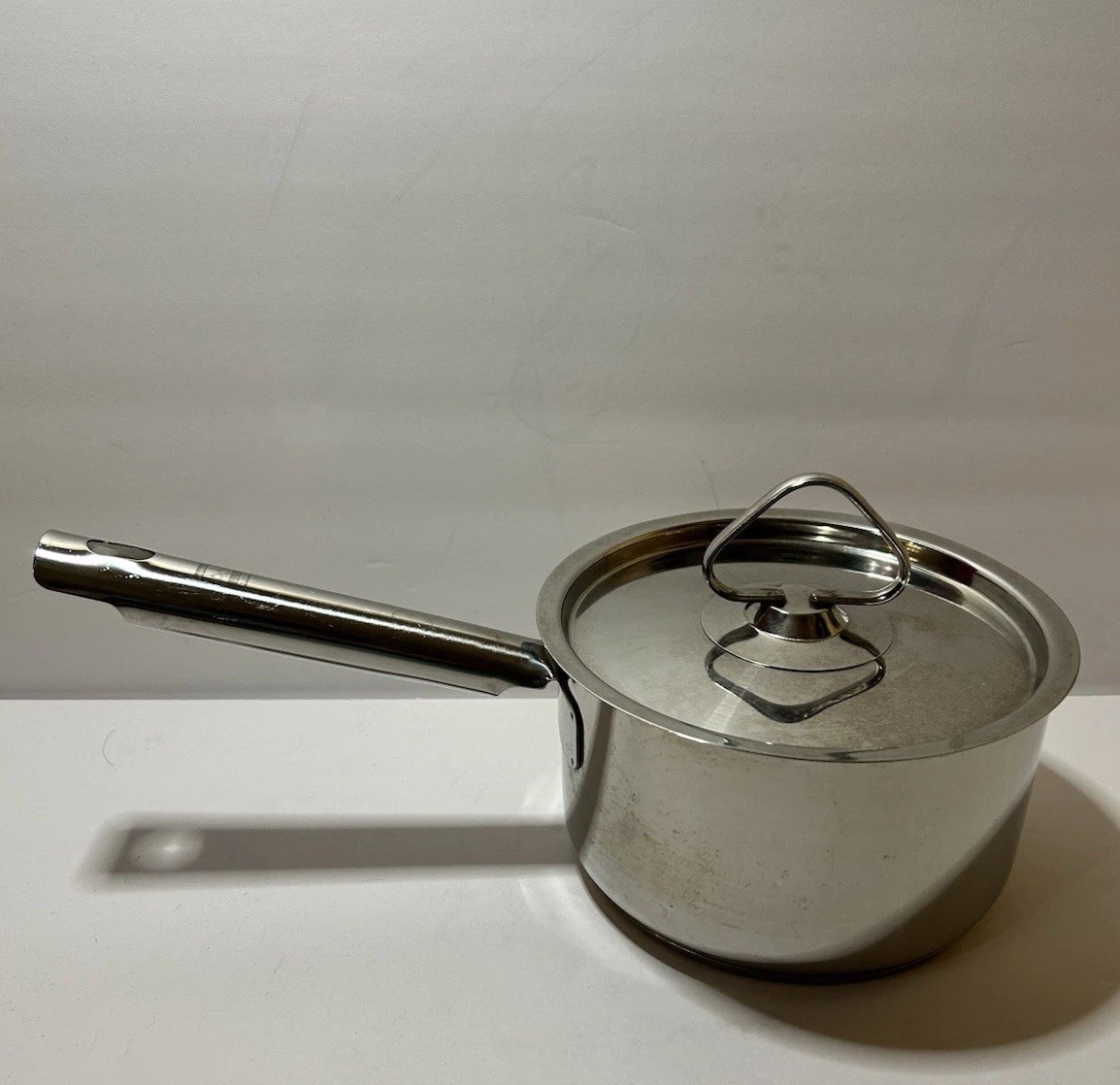 Stainless Steel 18/10 Sauce Pan & Lid 1.5 Qt Cooking Club Of America