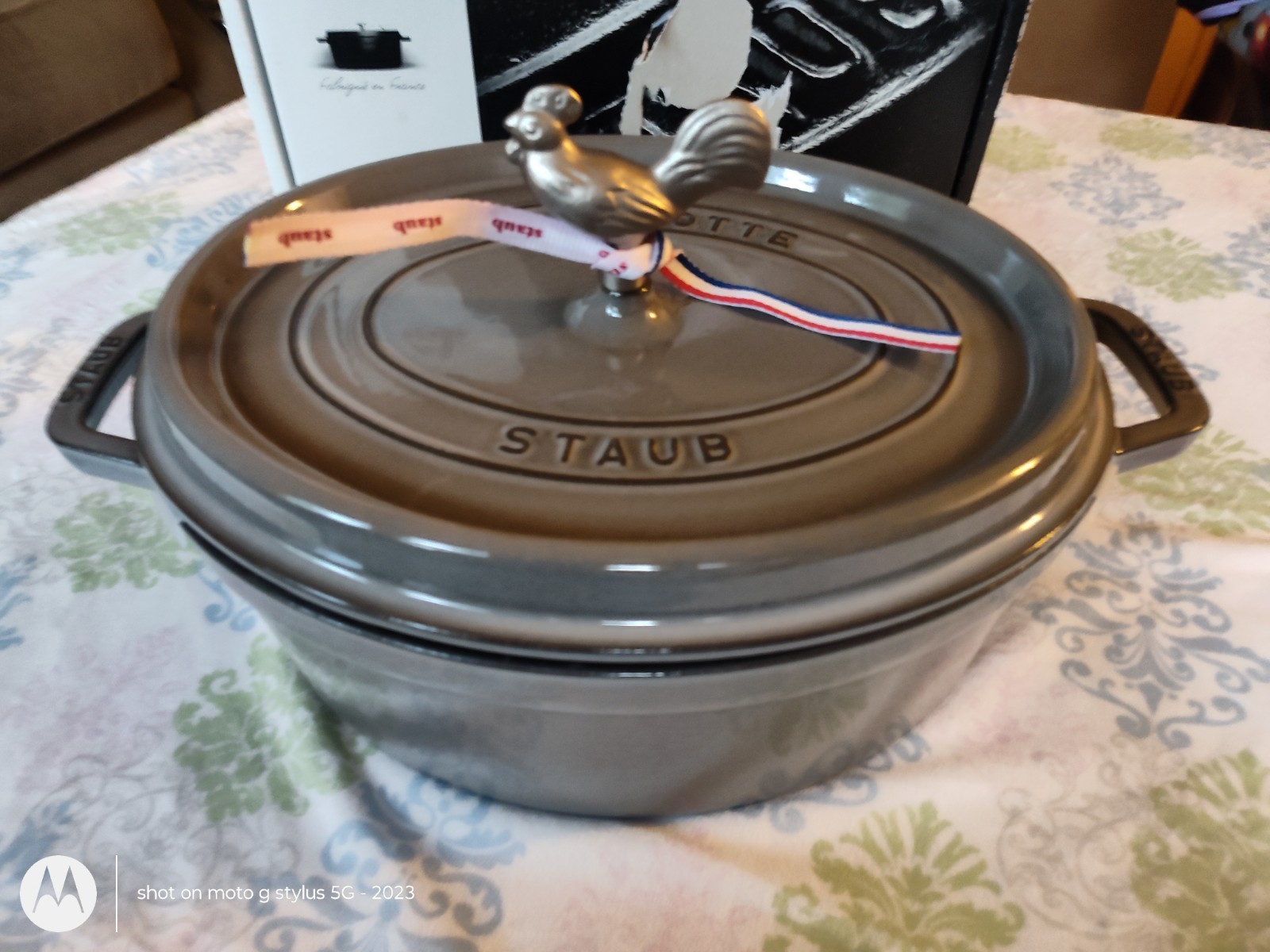 Staub Cog Au Vin 5.75 qt-Graphite