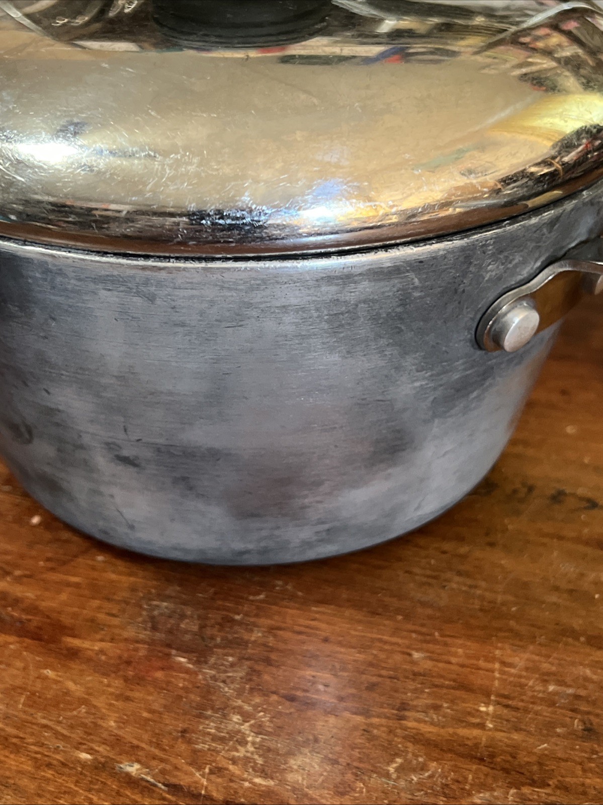 Circulon 2.5 Quart 2.4 L ~ Anodized Non-Stick Sauce Pan w/Lid ~Double Spout~READ