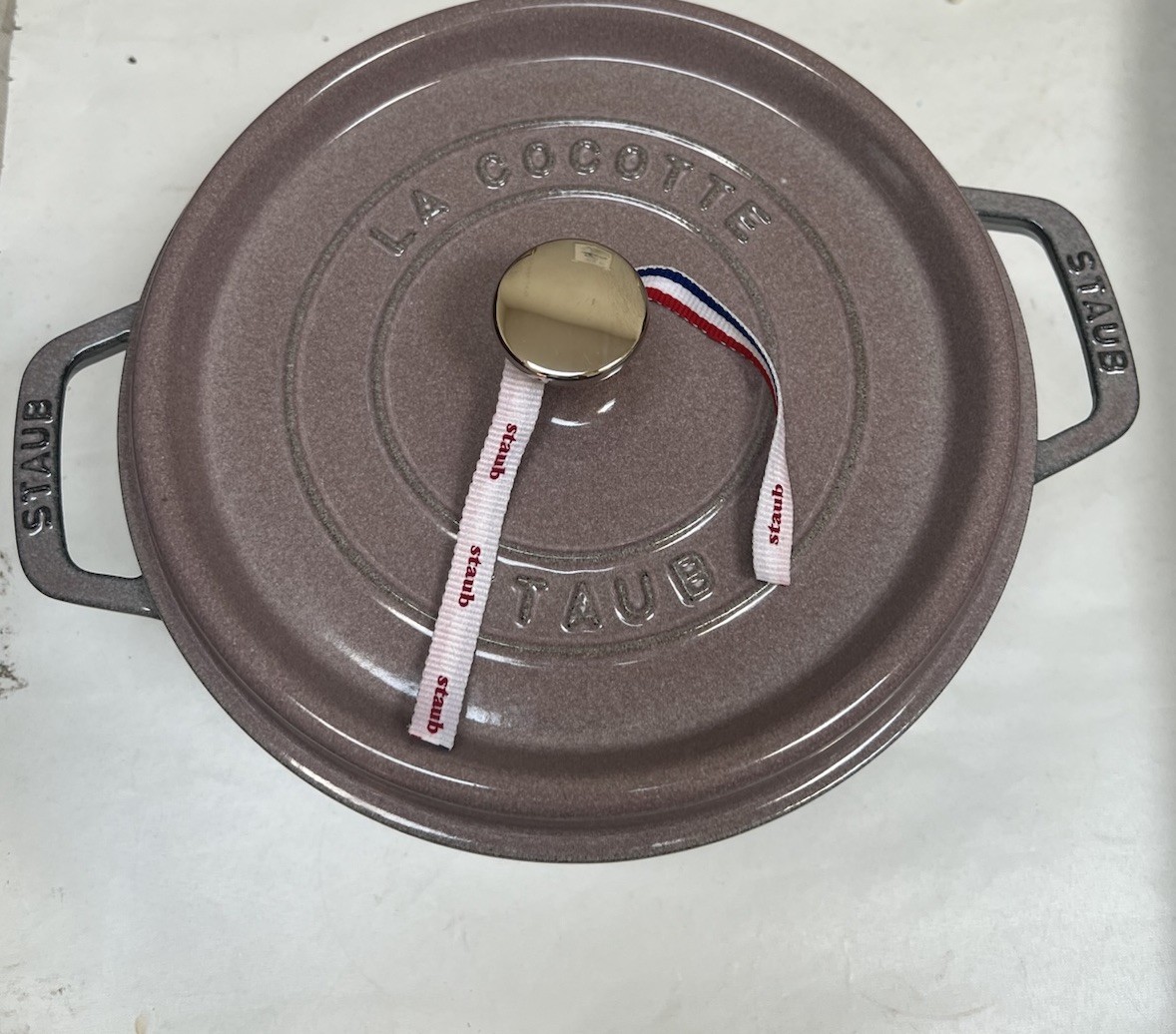 New STAUB Cast Iron Dutch Oven 4 qt Round Cocotte Lilac Made In France NWOB