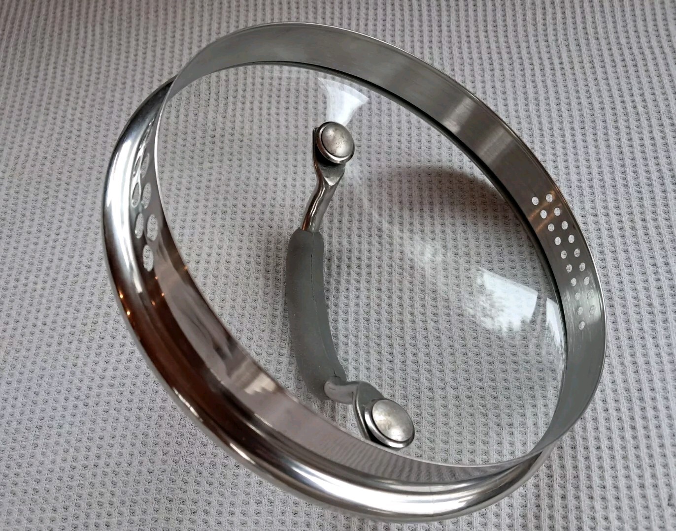 GLASS POT LID STRAINER 6 3/4″Outer – 6″ Inner Gray Silicone Grip Handle