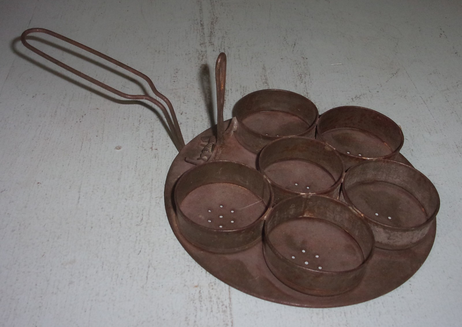 Vintage Antique Tin Poached Egg Cooker Spring Lift Release