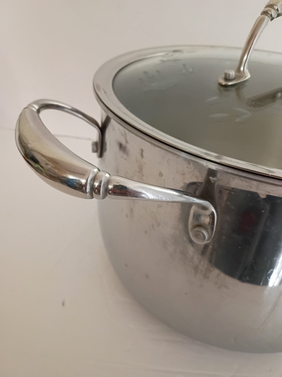 Princess House Heritage Tri-Ply Stainless Steel 8 qt Bell Shape Stockpot W/Lid.