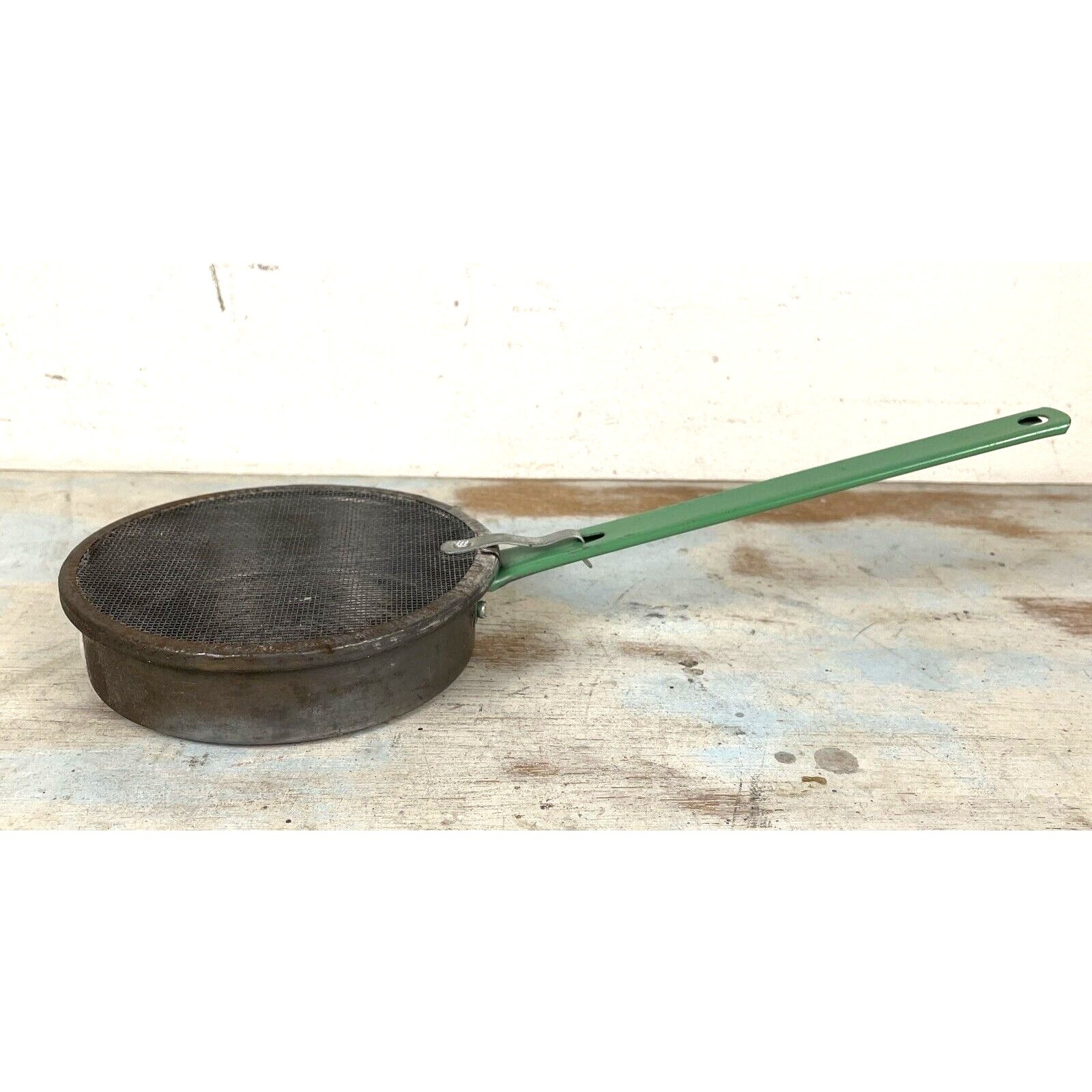 Vintage 1950s Aluminum Bacon Grease Strainer – Long Handle, Green, Retro MCM