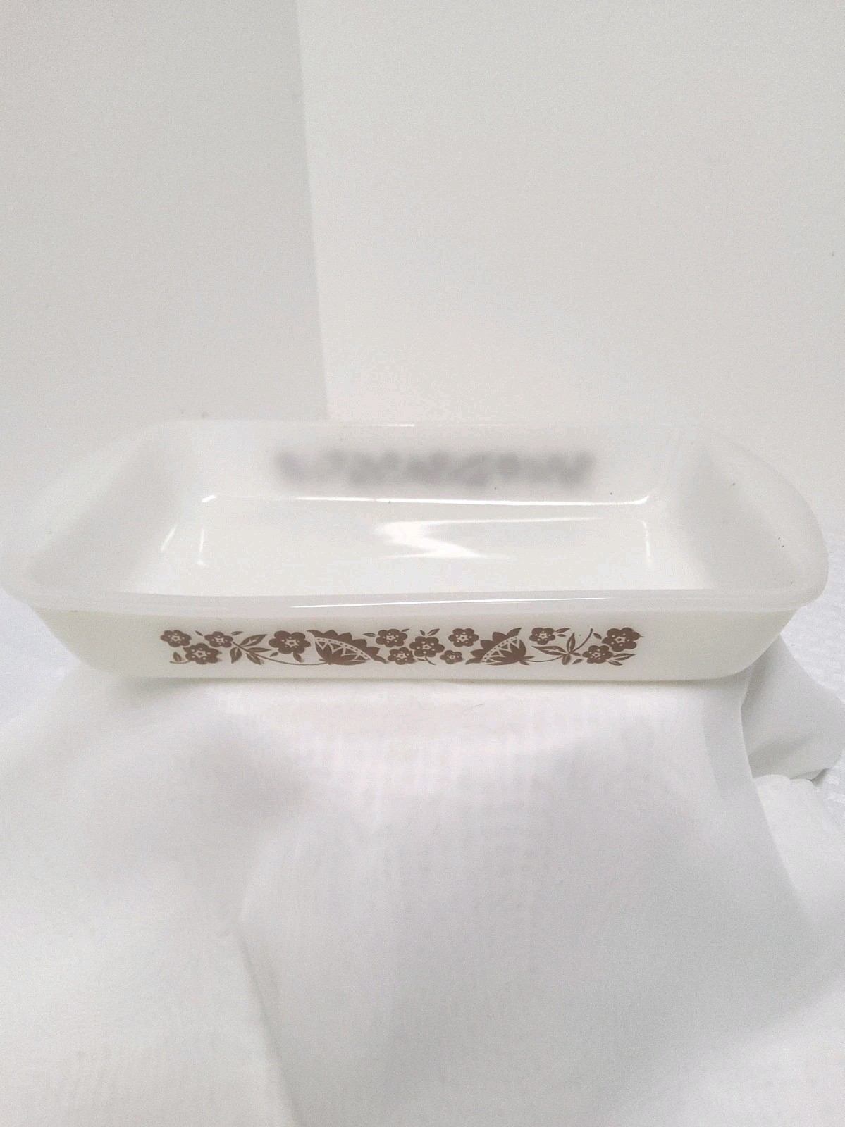 GLASBAKE BROWN FLOWER MILK GLASS 1 1/2 QUART BROWNIE/ CASSEROLE DISH Excellent