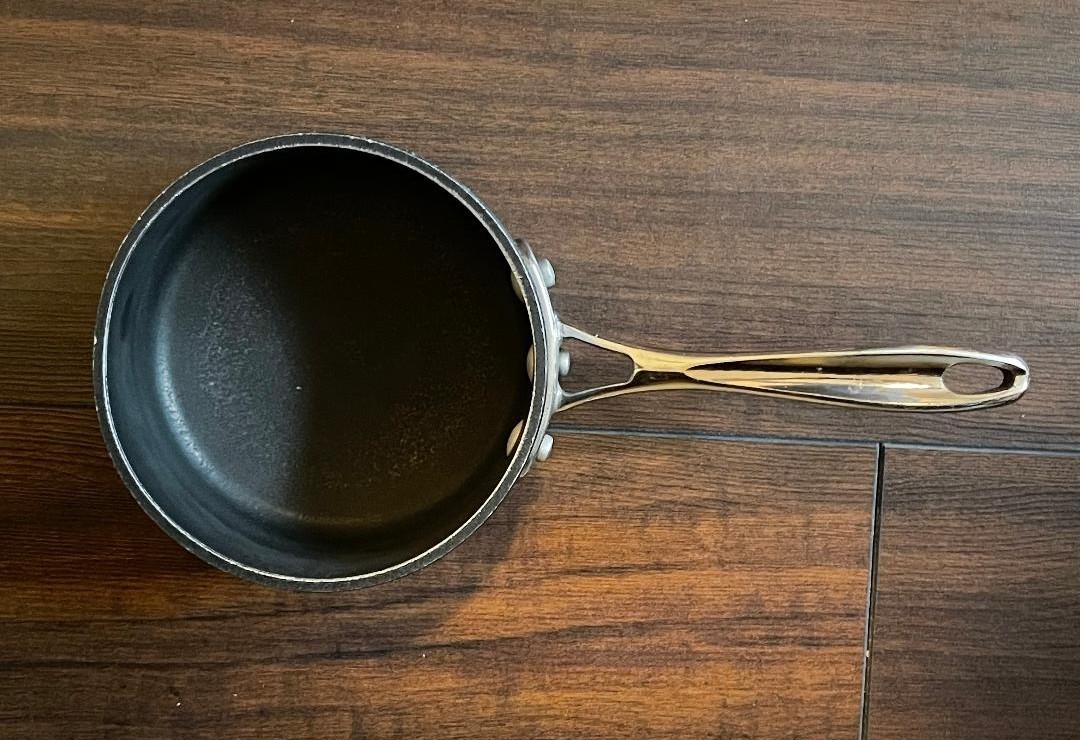 Calphalon 1-1/2 Qt Small Cooking Pot with Lid 87011/2 USA