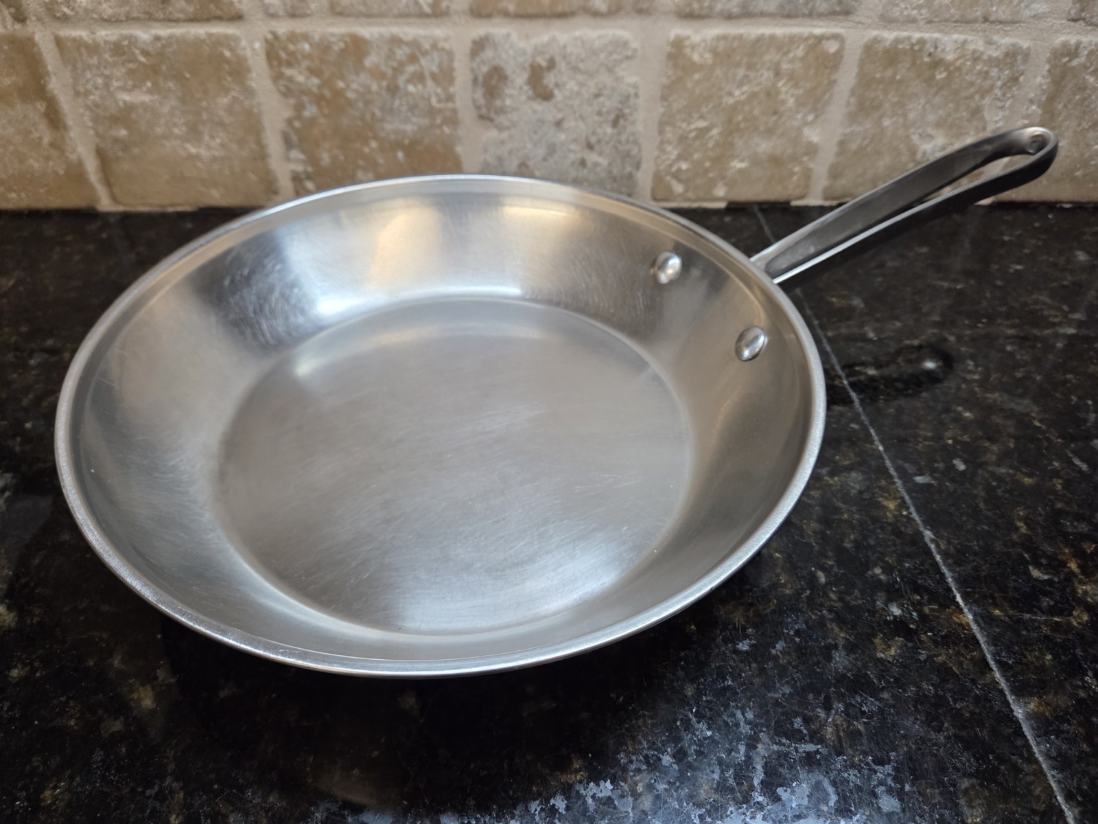 Simply Calphalon Stainless Steel 1390 10 in Skillet Fry Sauté Pan Glass Lid Nice