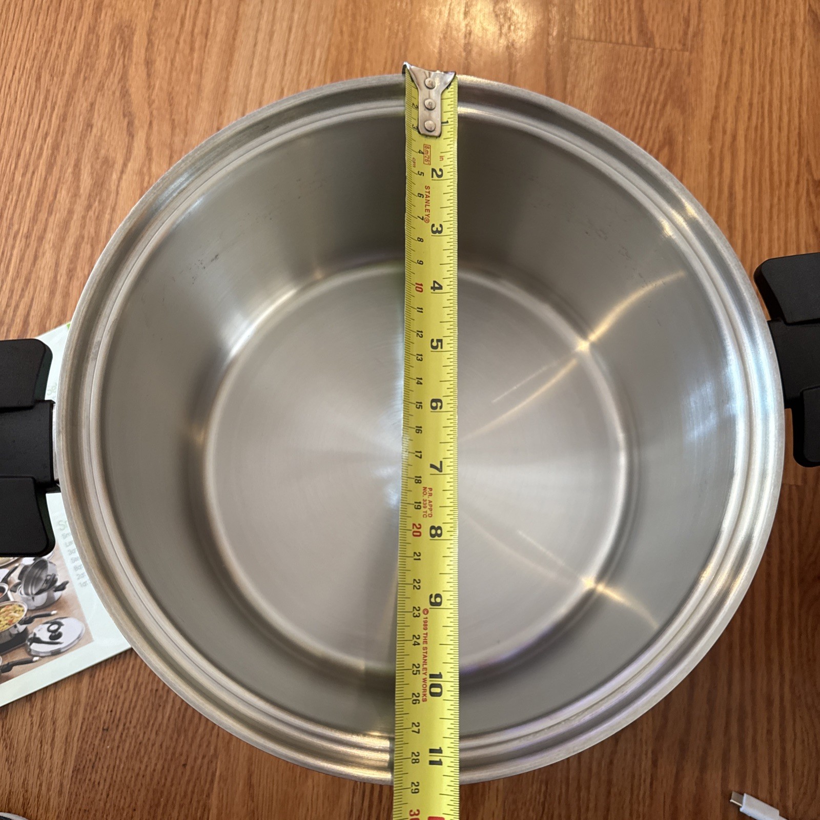 NutraEase 8 Qt Titanium Dutch Oven W/ Lid & Handles Pan Magnet Trivet & Cookbook