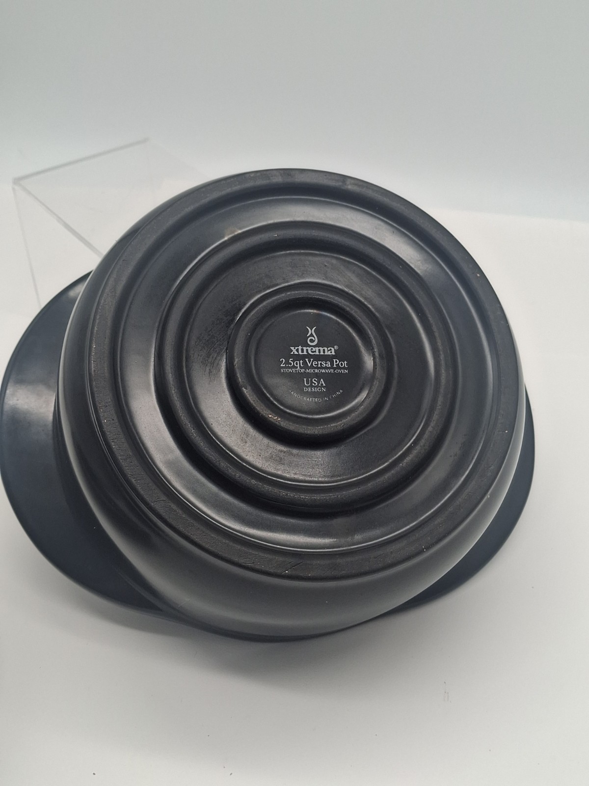 Xtrema Sauce Pot 2.5 qt W/Lid Black Ceramic Stovetop Microwave Oven Safe