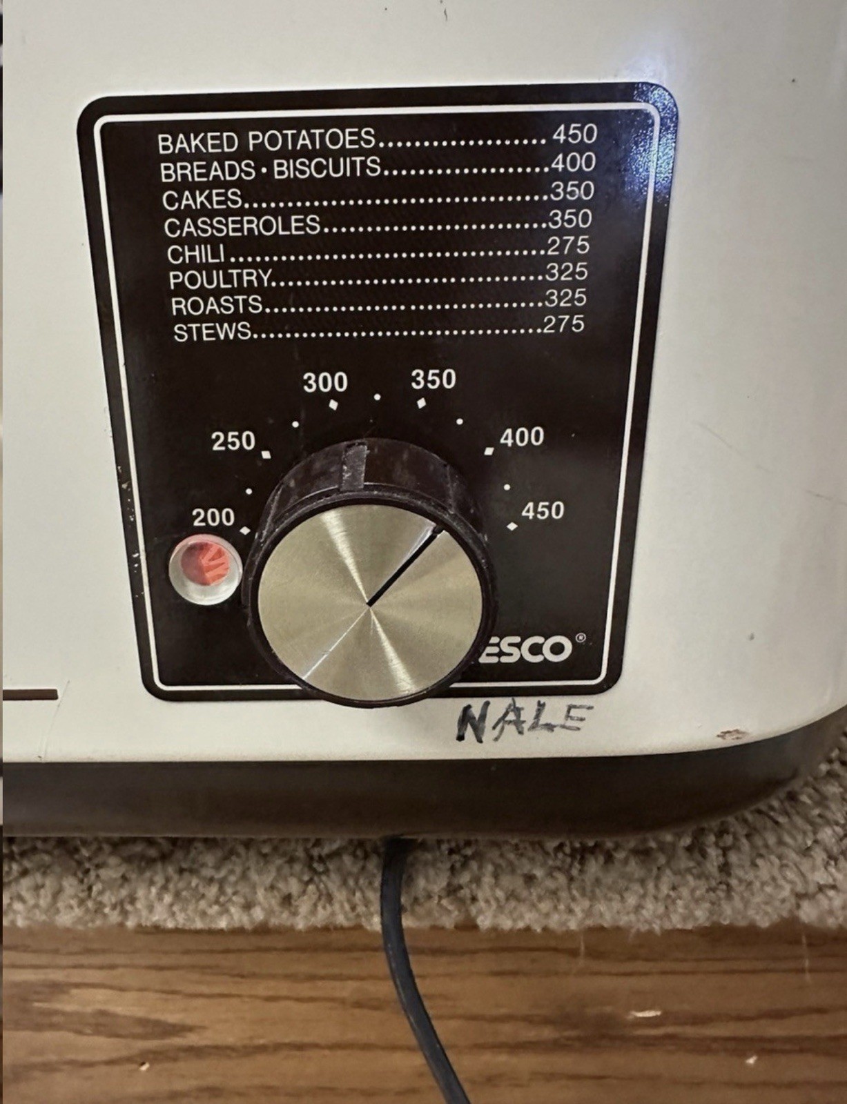 Vintage Nesco 18-Quart RoastMaster Roaster Oven w/ Rack And Divider Pans