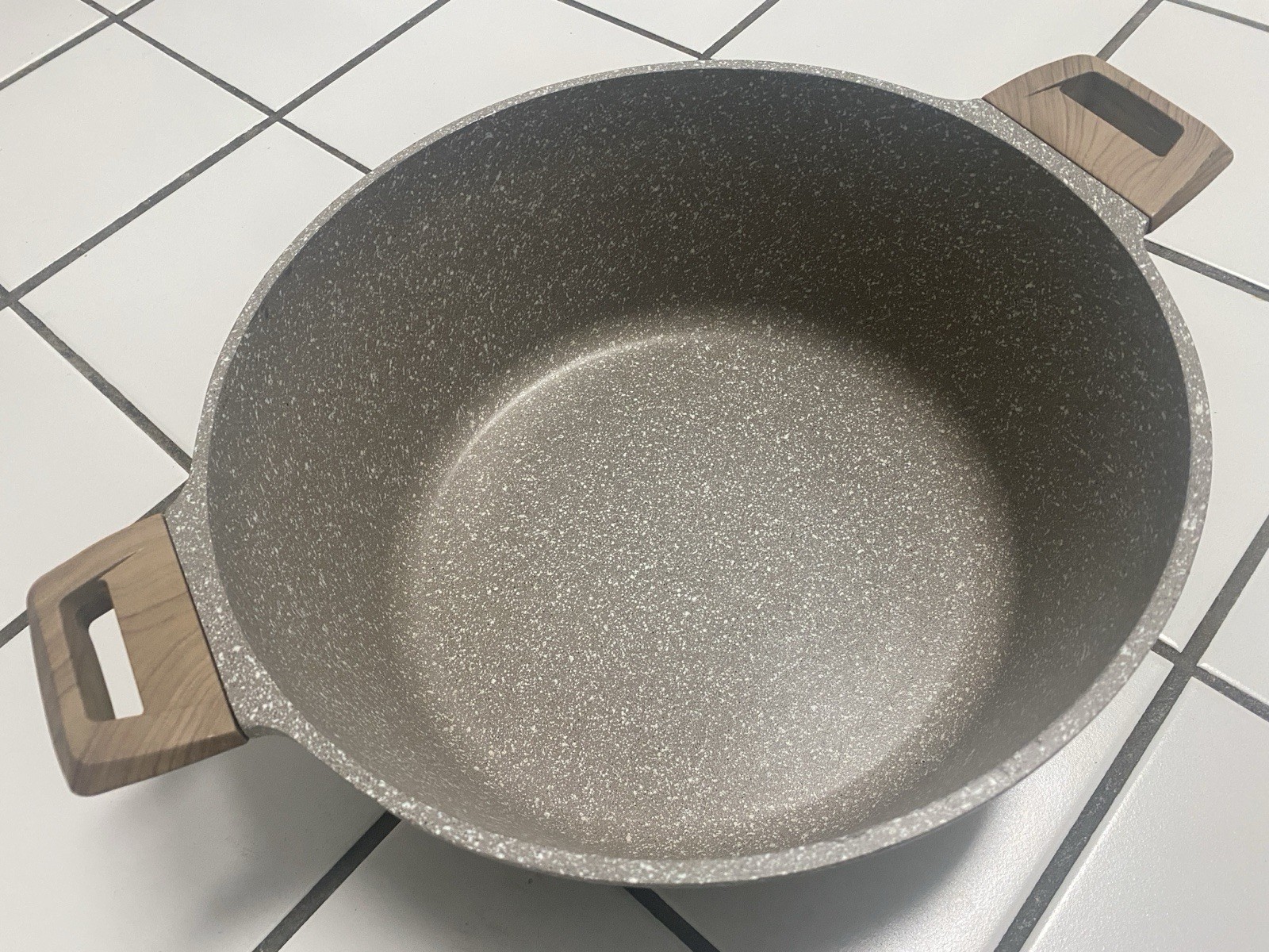 GUC Natural Elements Woodstone Large Casserole Pot w/2 Handles Glass Lid 13 x 5”