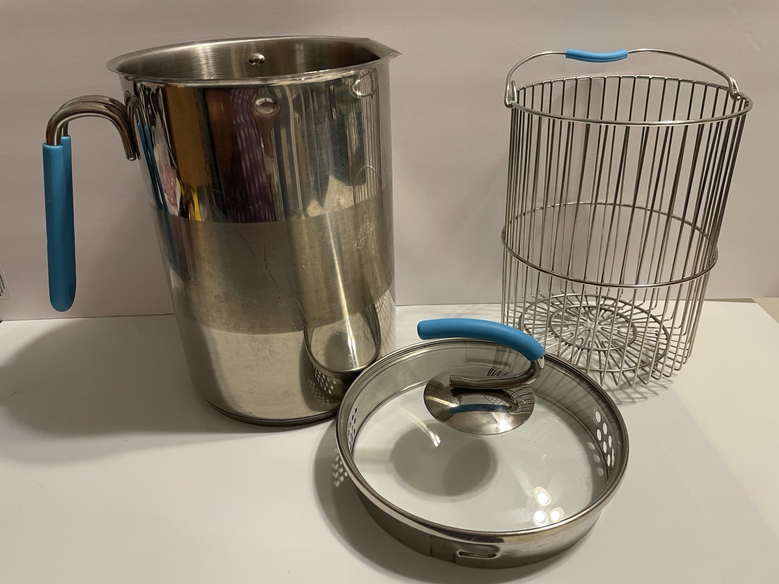 Kuhn Rikon 11 Cup Pot With Basket Straining Lid & Pour Spout 18/10 Asparagus