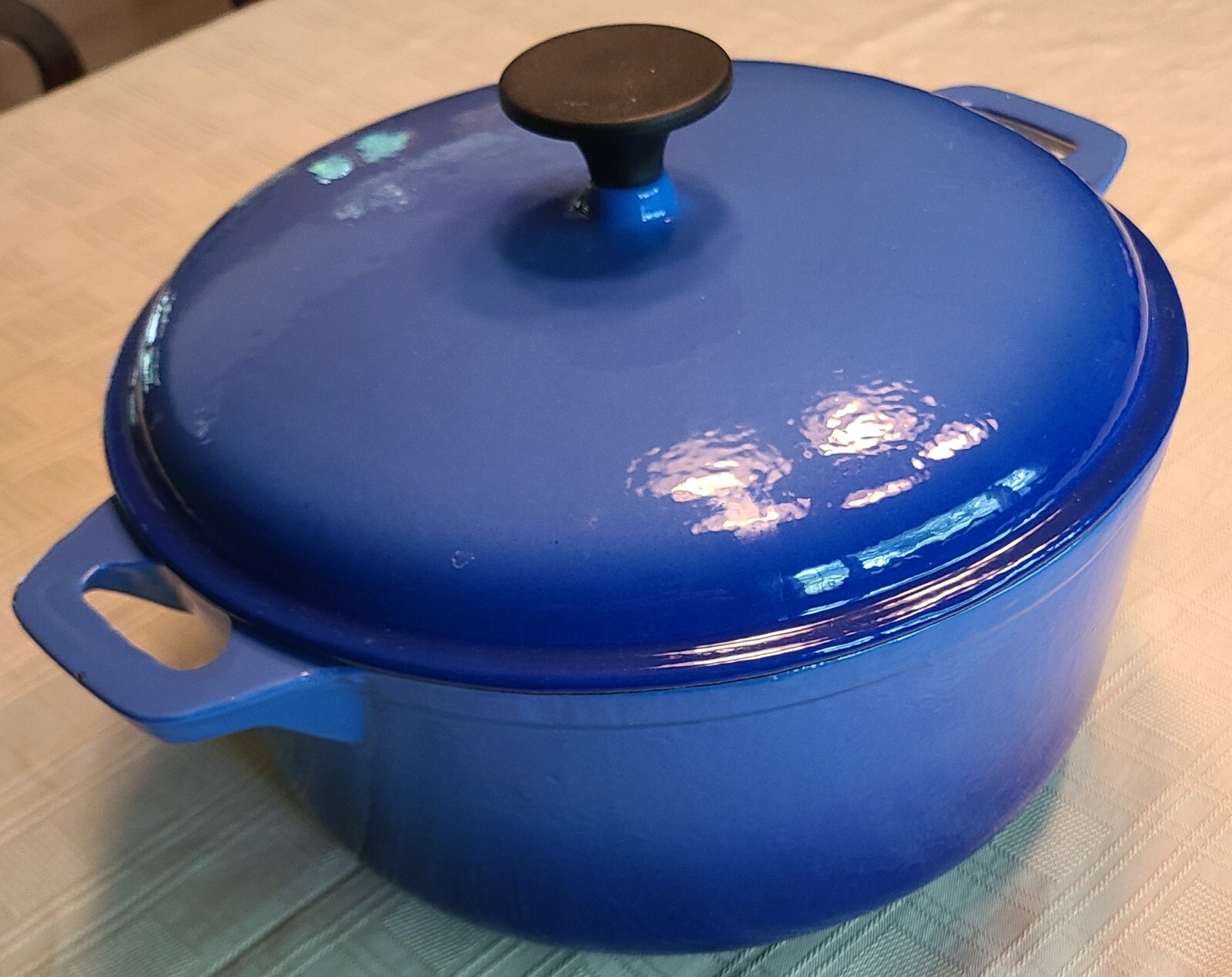 Unmarked Blue Enamel Cast Iron Lidded Dutch Oven 10″ x 5″…… 15 lbs