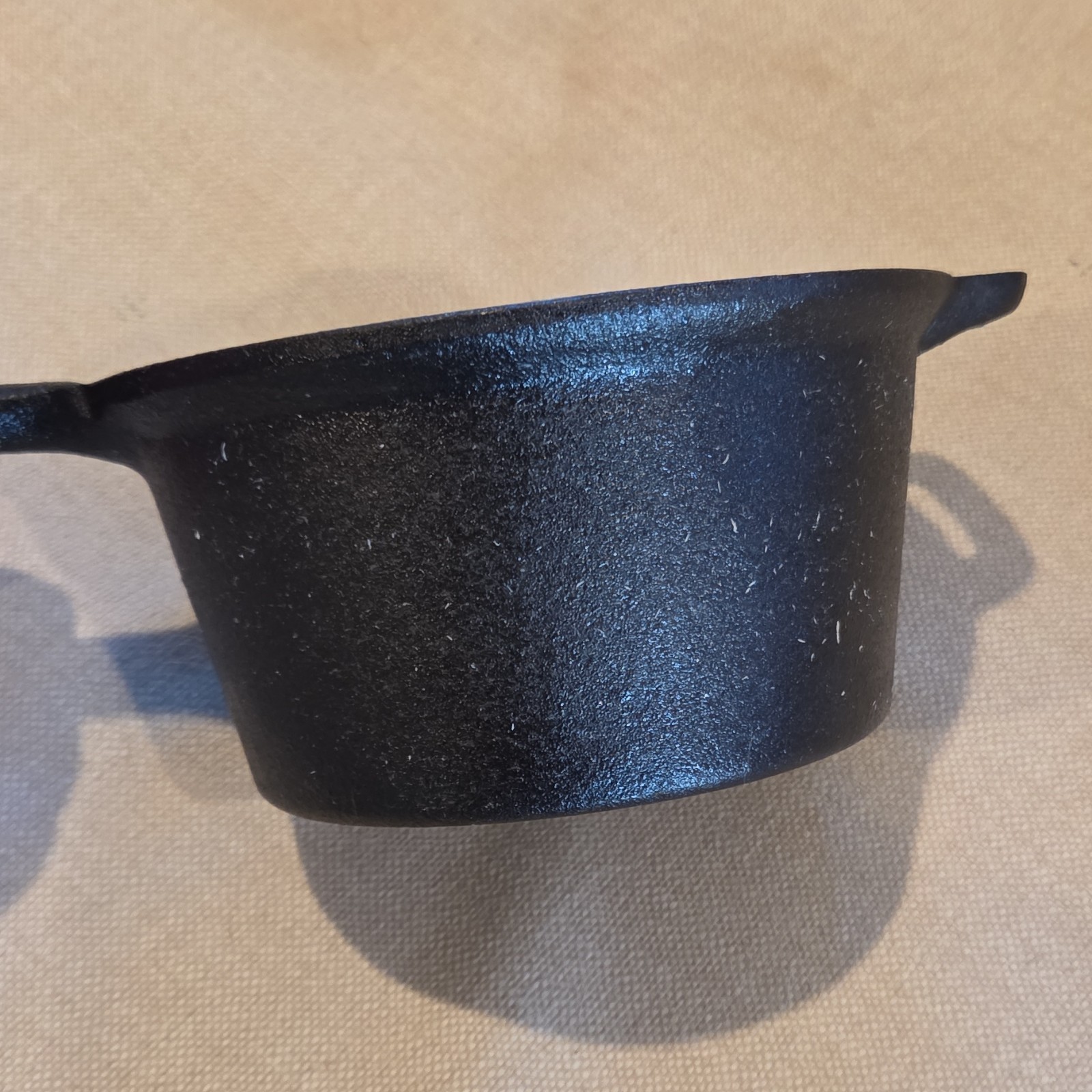 Cast Iron Black Saucepan with Lid, Double Handle, Gas/Electric/Induction