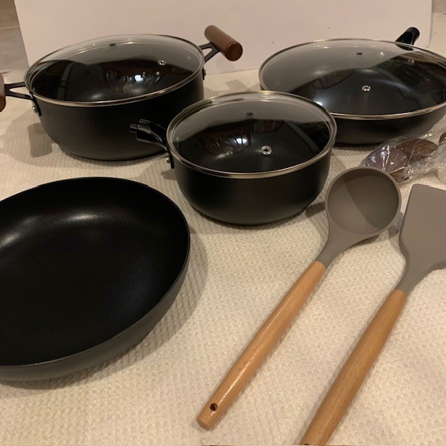 Audanne Nonstick Pots and Pans – 9 Piece Cookware Set – **Read
