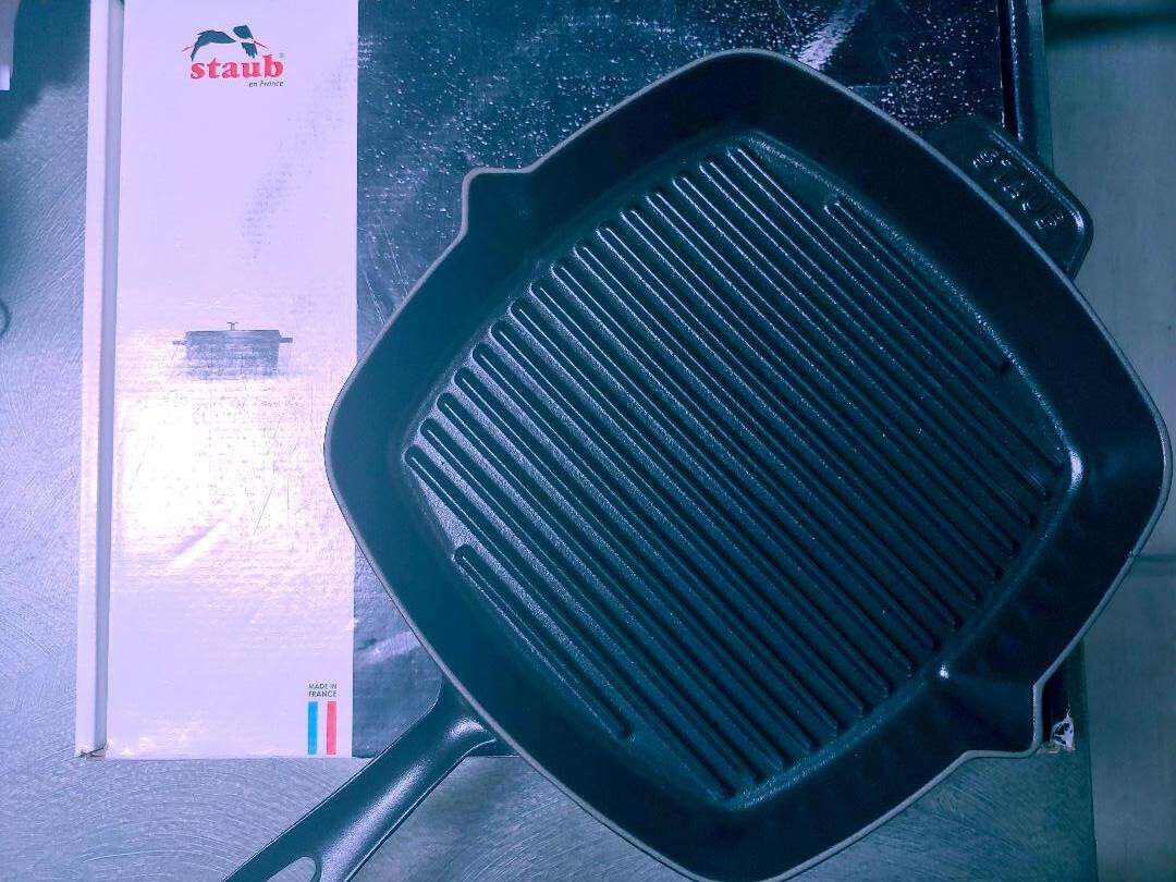 New in Box Staub 10.25″ American Square Cast Iron Enameled Grill Pan
