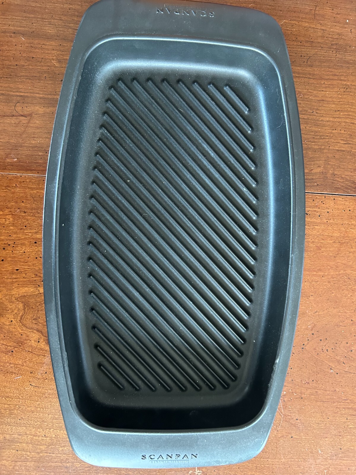 Scanpan Classic Deep Oval Grill, 15-3/4-Inch by 8-3/4-Inch, Made in Denmark