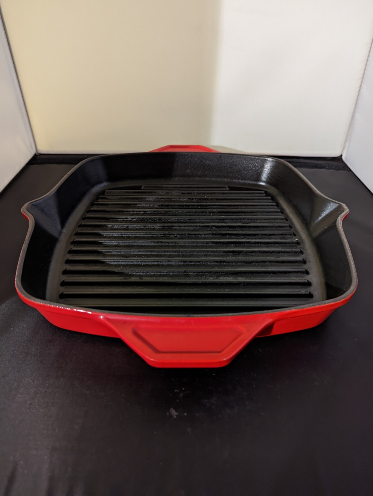 RED ENAMELED CAST IRON SQUARE GRILL SKILLET W 2 SPOUTS MADE IN FRANCE Pre-Owned