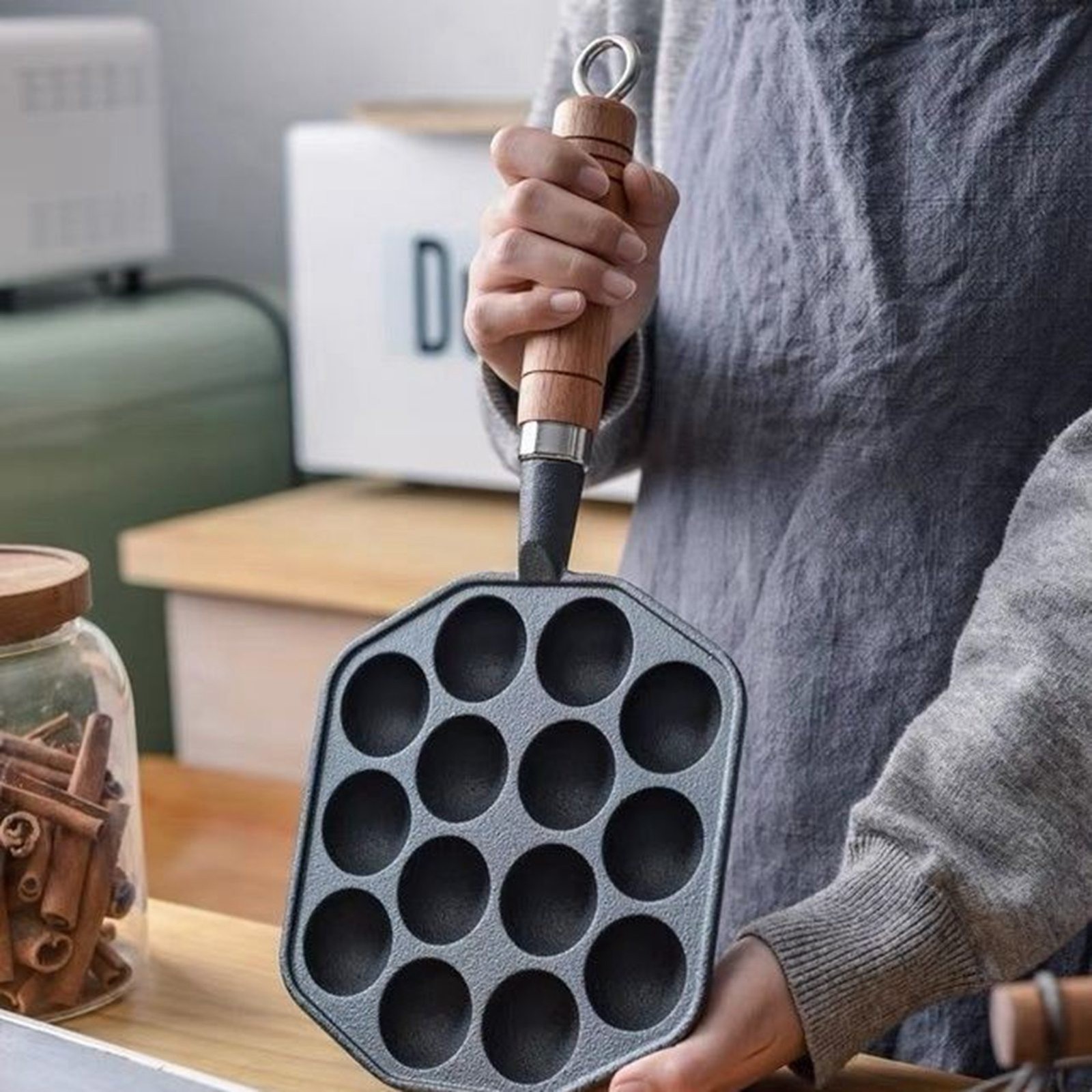 14 Holes Cast Iron Takoyaki Pan Octopus Maker Griddle with Detachable Handle