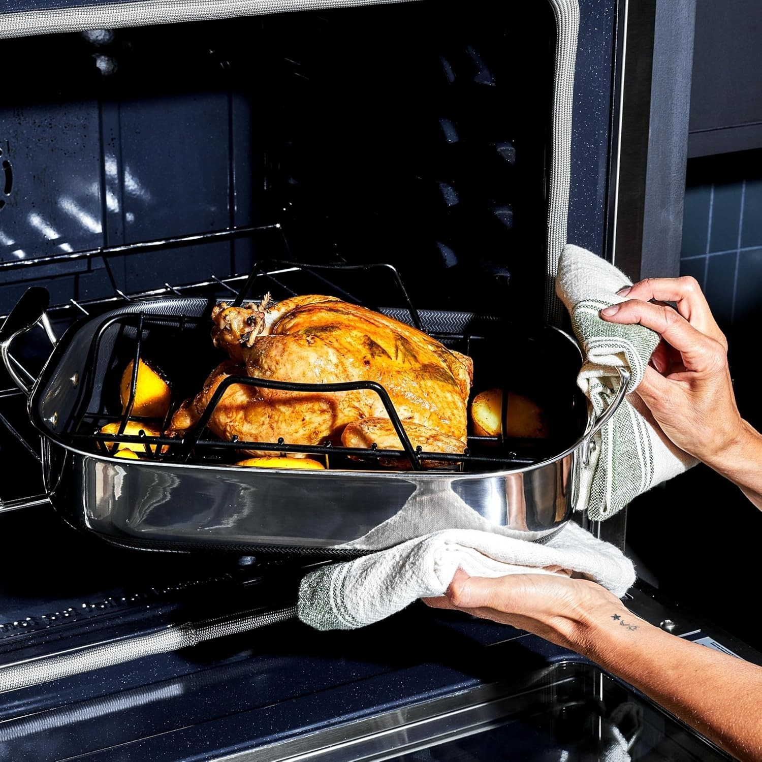 14 x 10 Inch Rectangular Nonstick Roasting Pan with Rack, Dishwasher-Friendly, O