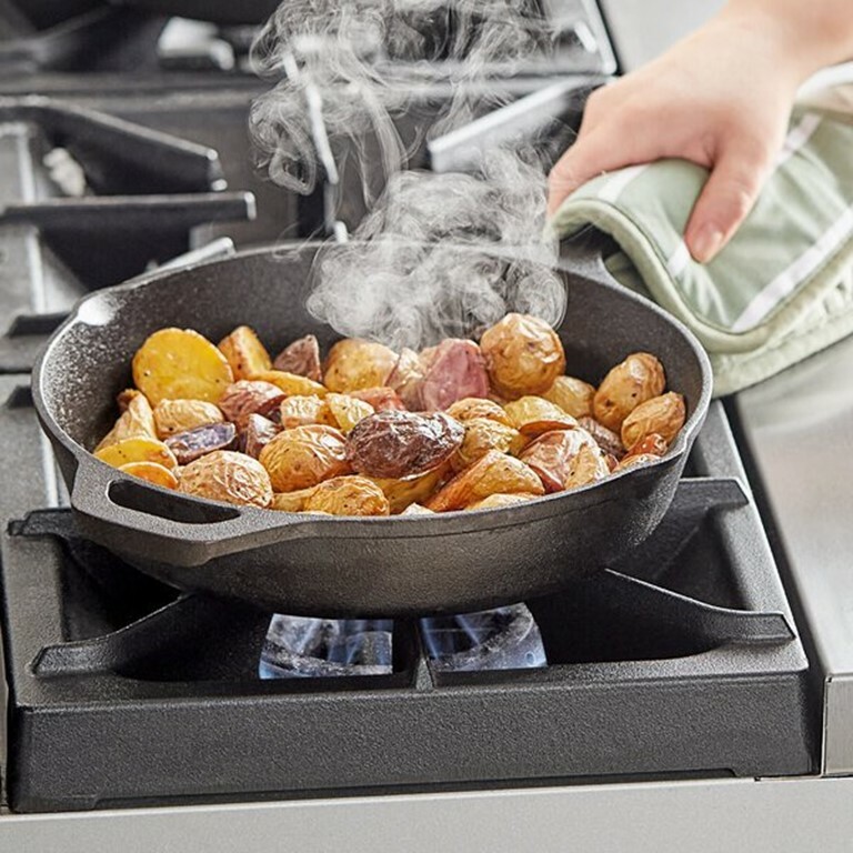 10 1/4″ Round Pre-Seasoned Cast Iron Skillet with Helper Handle (6 Skillets)