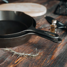 No. 6 skillet – 8 3/4 inch diameter Pre-seasoned Frying Pan, Made in