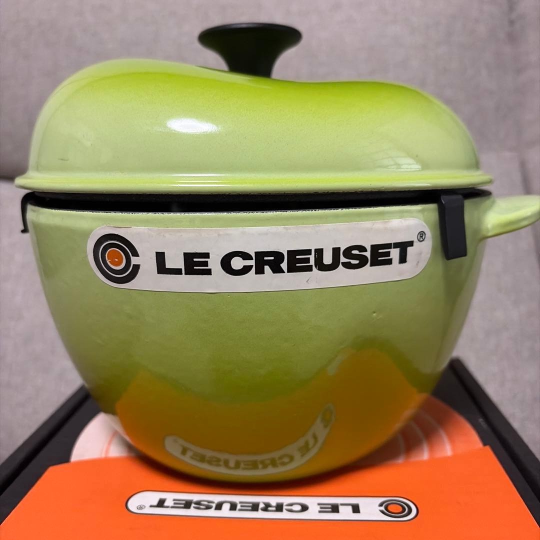 Le Creuset Apple Shape Casserole Cocotte 18cm 7″ 2.25qt Kiwi Green Stoneware