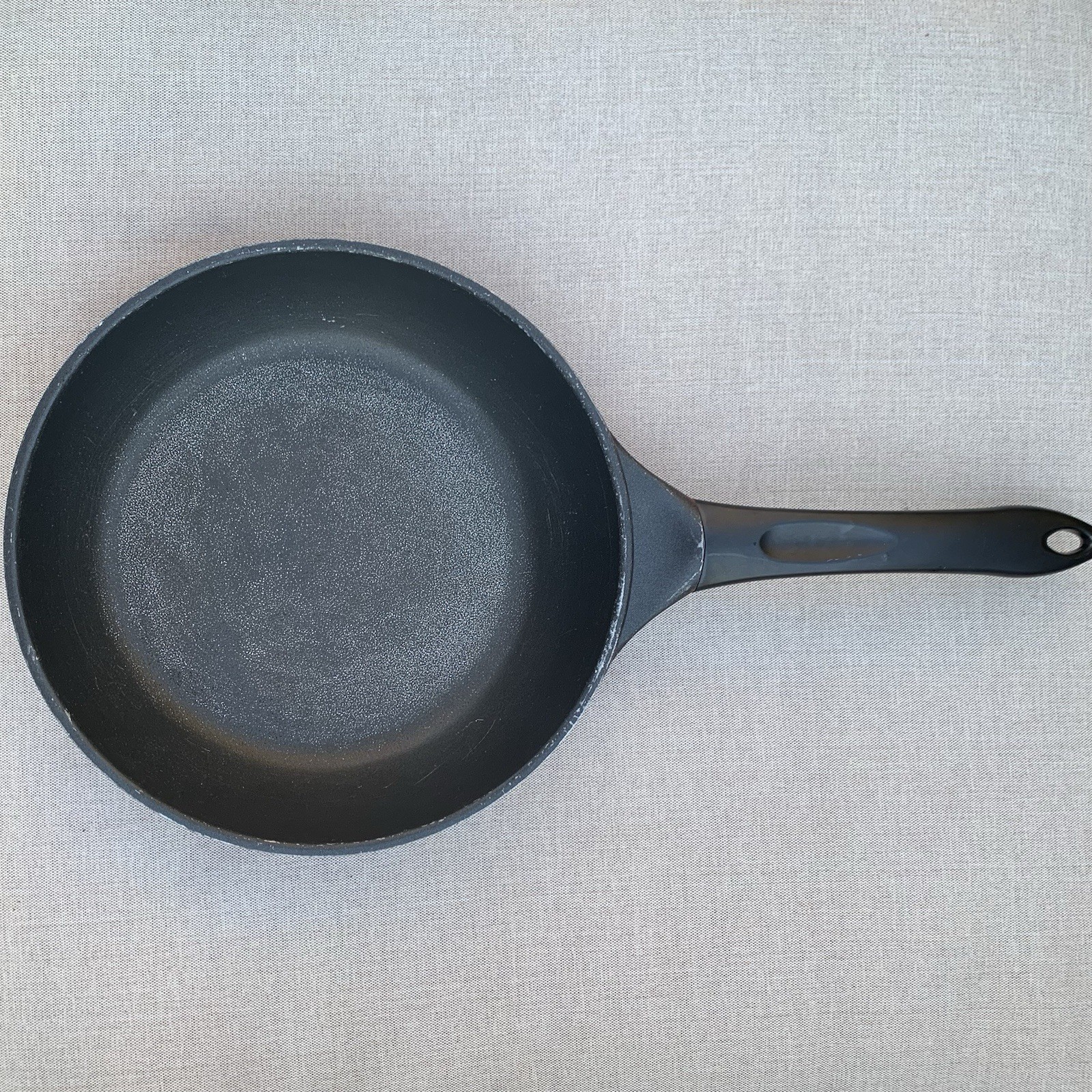 Nordic Ware Vintage Red Skillet Frying Pan 10.25″ Nonstick Made in USA