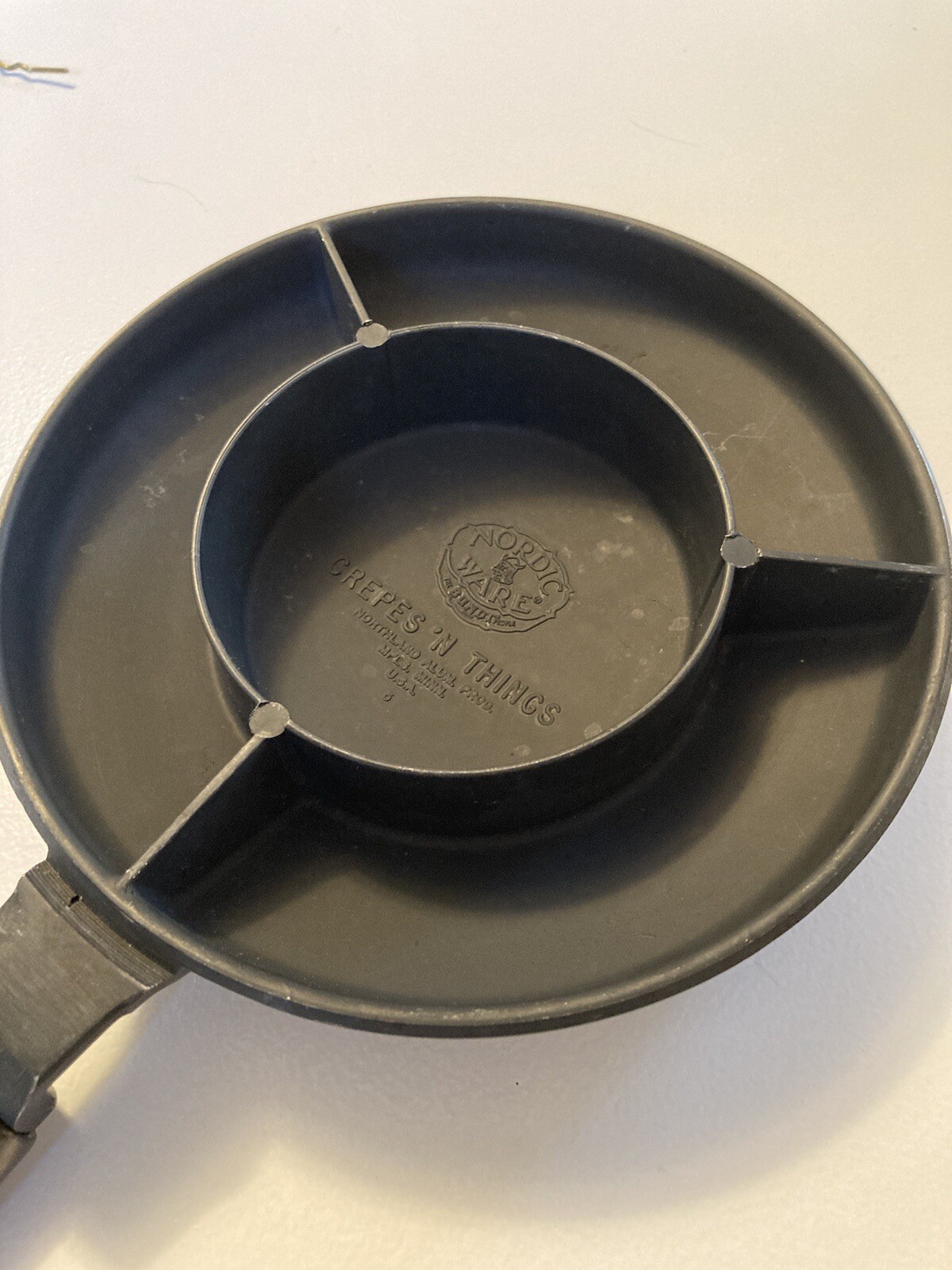 Vintage NORDIC WARE CREPES N’ THINGS 8″ Cast Aluminium W/ Wooden Handle USA Made