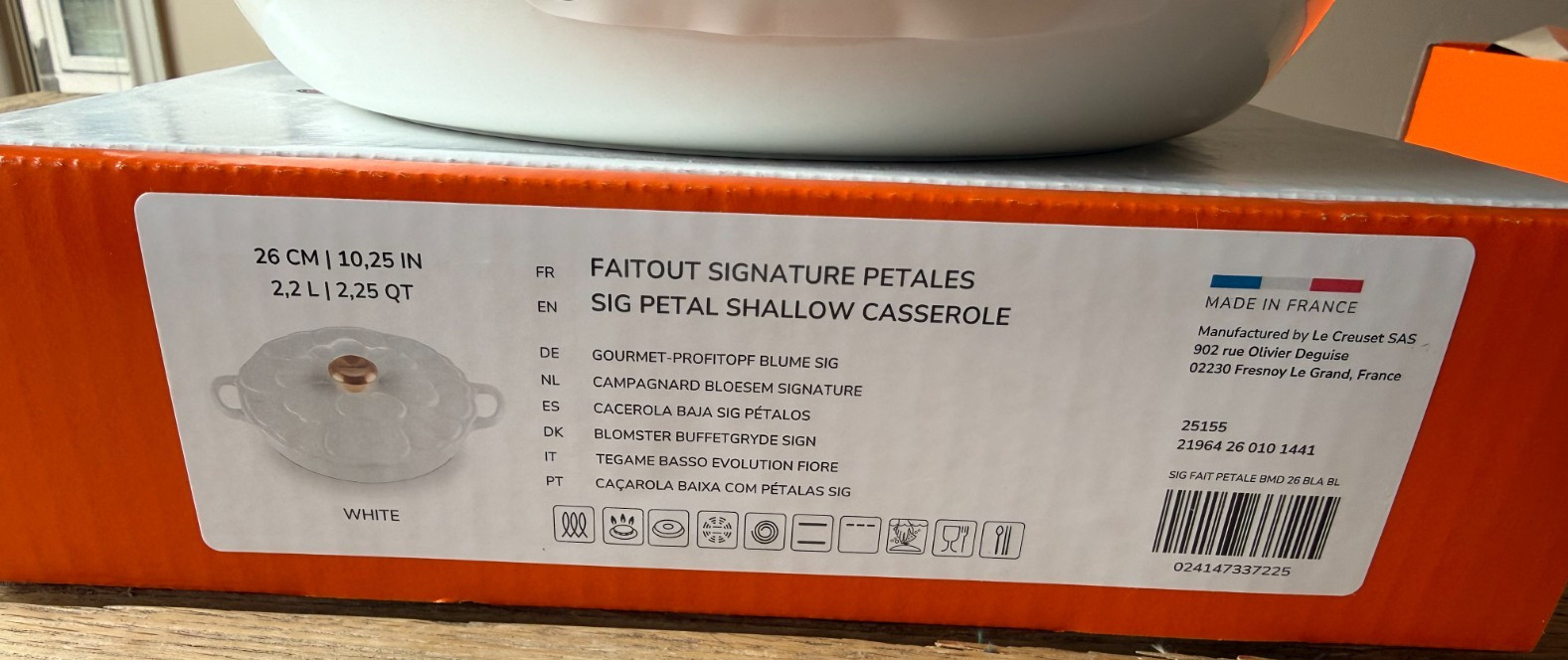 Le Creuset Signature Cast Iron Petal Shallow Casserole 2.25 qt White #26 NEW