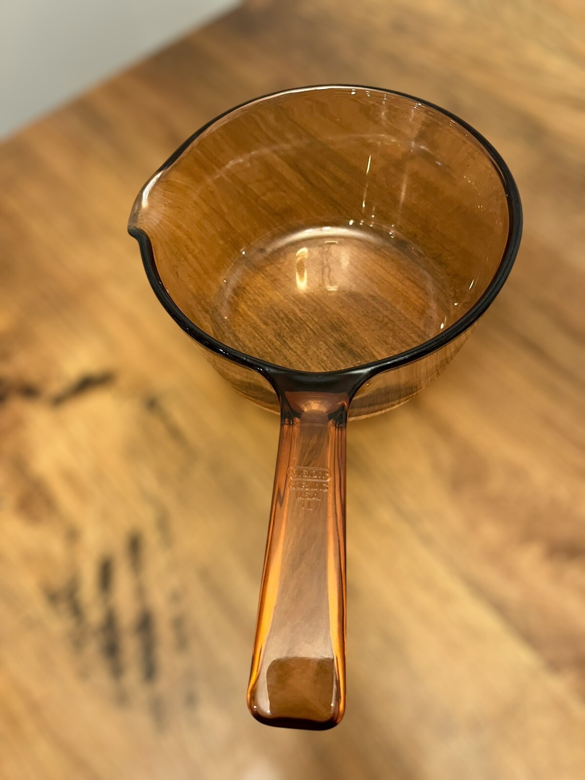 CORNING VISION AMBER 1 Quart 1 Liter Handle SAUCEPAN w/ Pour Spout & LID vintage