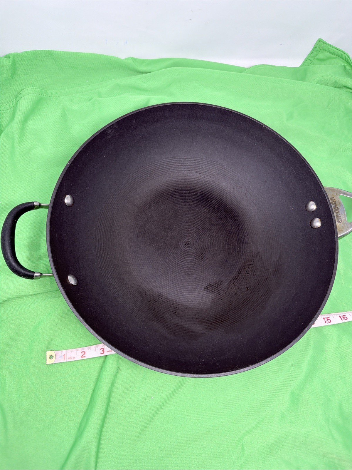 Circulon Radiance 14″ Nonstick Hard Anodized Frying Pan with Helper Handle Gray