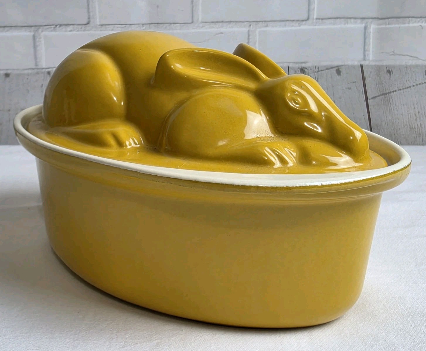 CHASSEUR ENAMELED CAST IRON YELLOW RABBIT HARE TERRINE LIDDED CASSEROLE