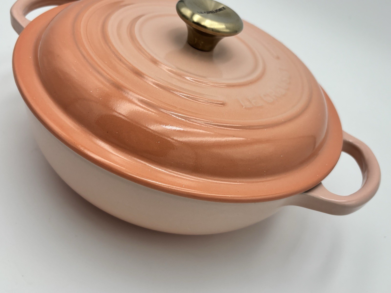 Le Creuset Signature Enameled Cast Iron French Oven ~ 2.5 Qt ~ Peche ~ Read