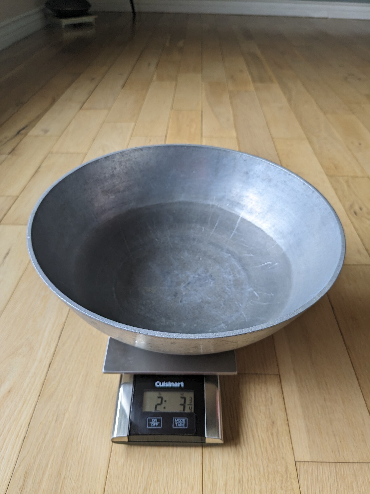 Contemporary Hard Anodized Solid Heavy Guage Aluminum Wok 6 Qt. 2.4 lb. 13x5x.5″