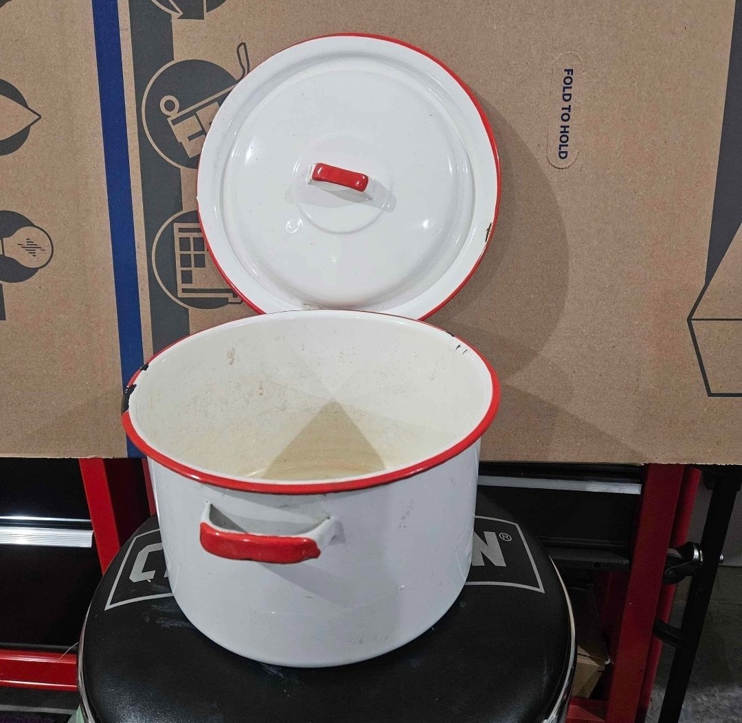 Vintage Farmhouse Stockpot With Lid White With Red Trim