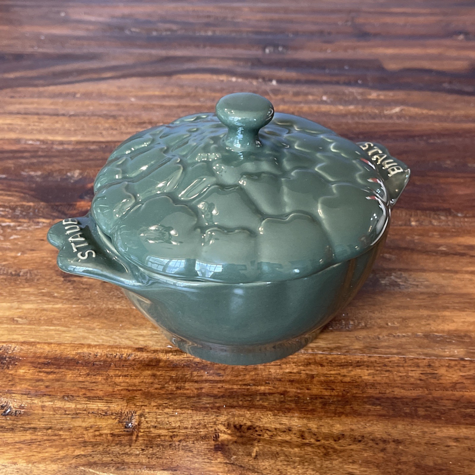 Staub Ceramic 16-oz Petite Artichoke Cocotte – Basil Appetizer Dish Decorative