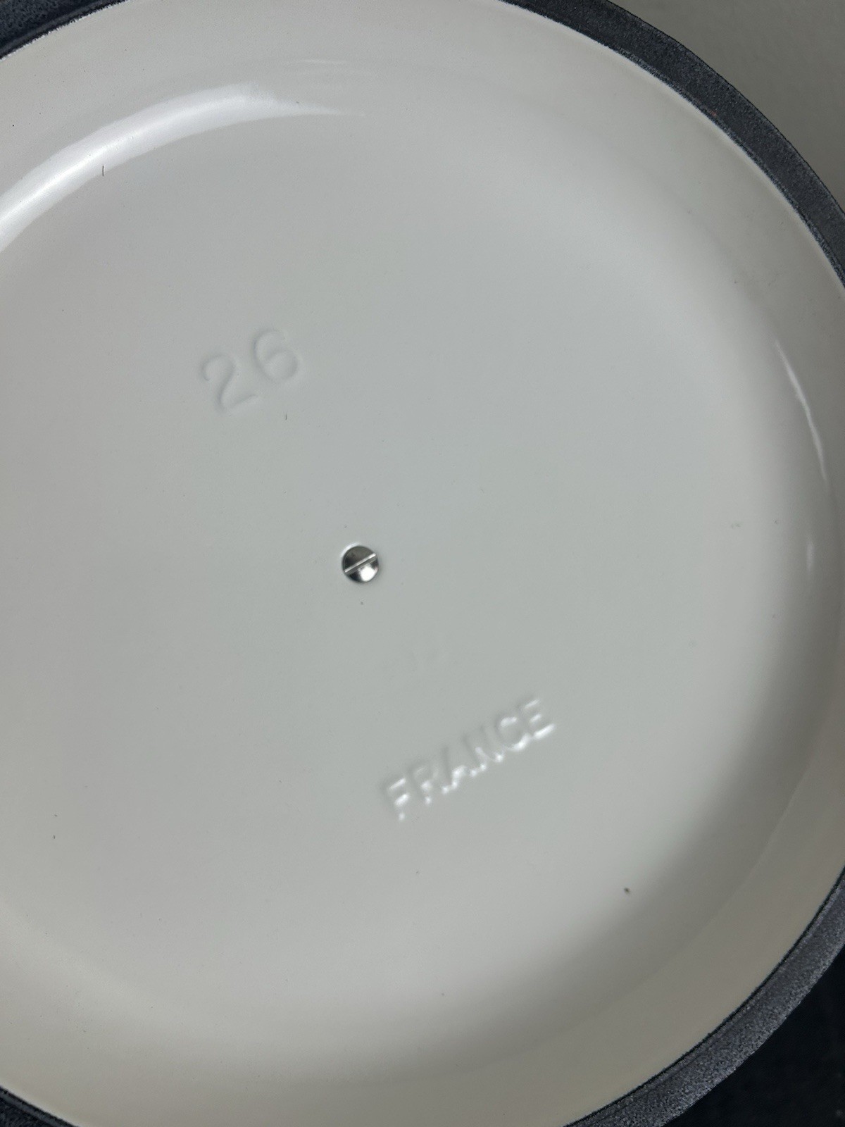 Le Creuset Signature Braiser Cast Iron Casserole Pan Shiny White 2.2L 26cm 2.25