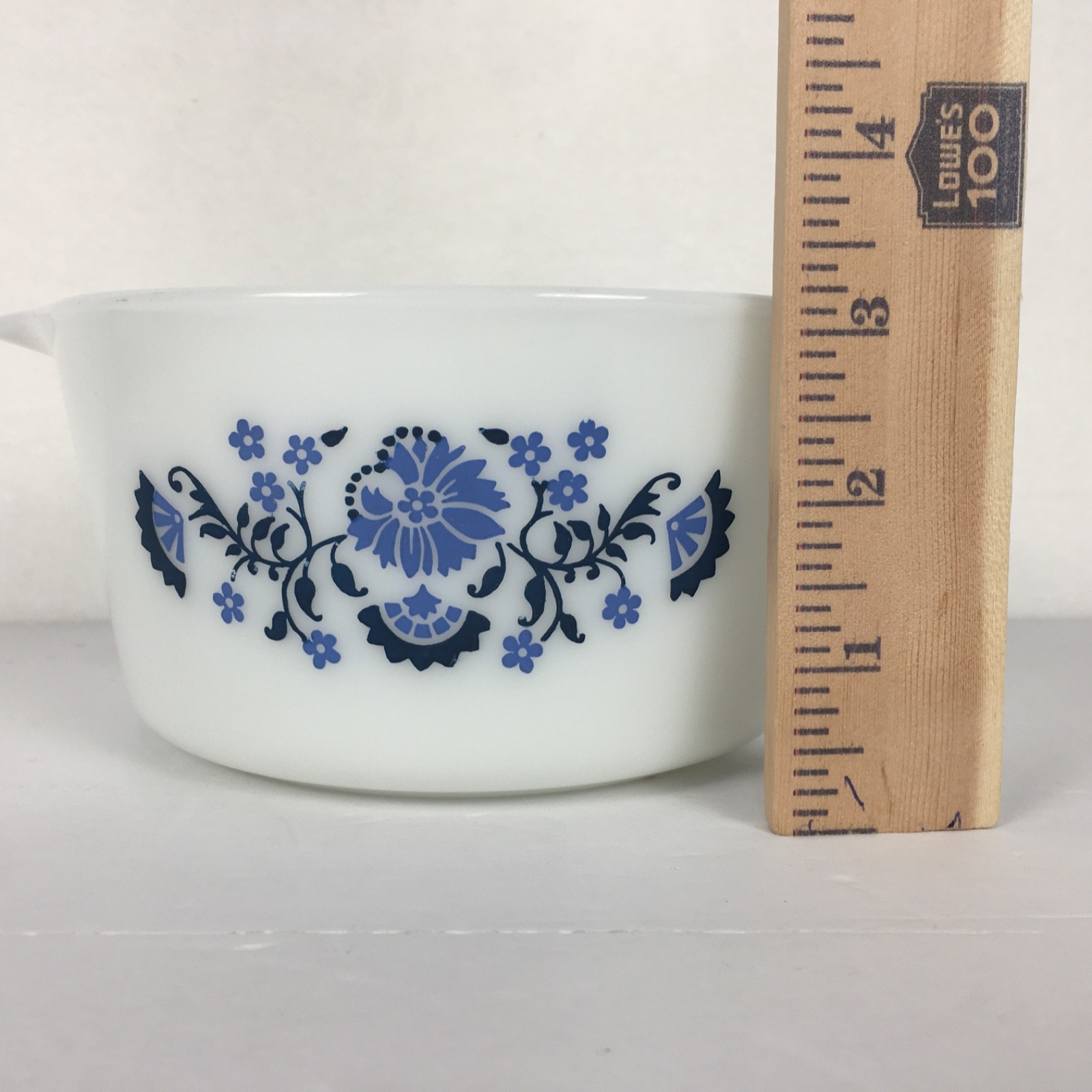 Vintage Willow PYREX Casserole Dish 473 1 Quart MILK GLASS Blue Flowers (READ)