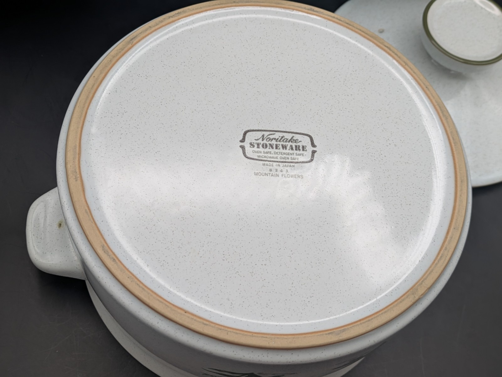 Noritake Stoneware Green Mountain Flowers 8343 Bean Pot 8″ x 6″