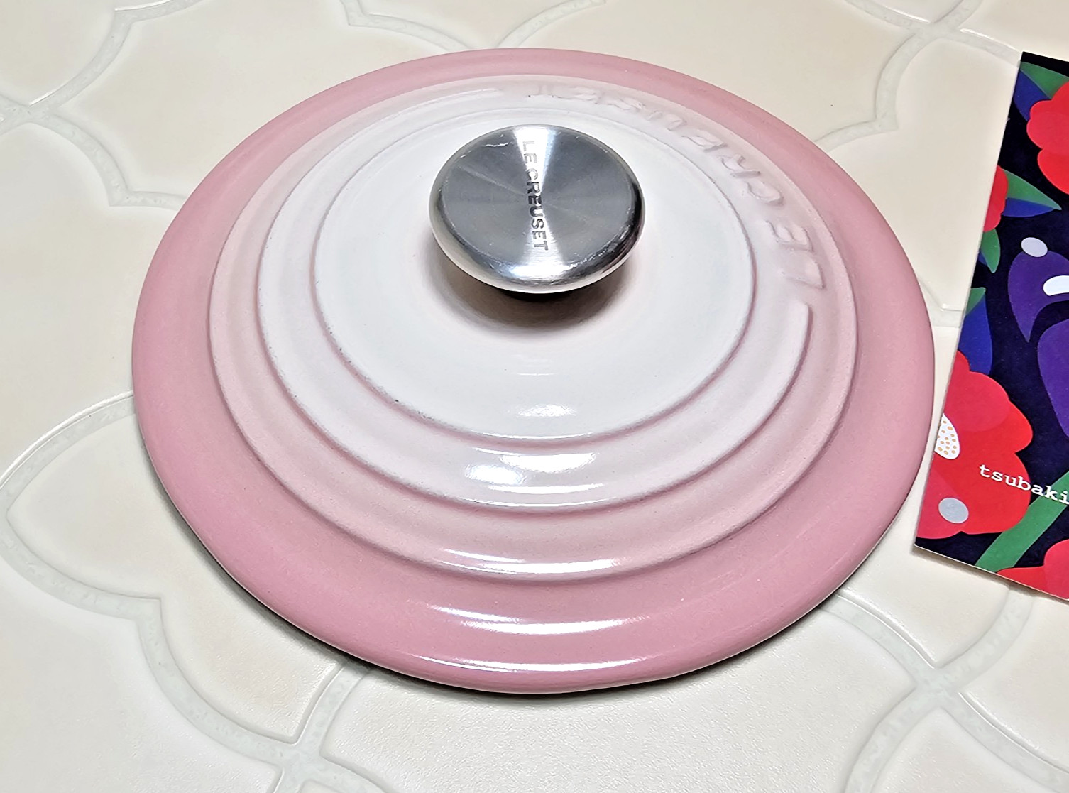 Le Creuset Ombre Pink Saucepan 16cm Cast Iron w/ Lid Display Only Enamel Damage