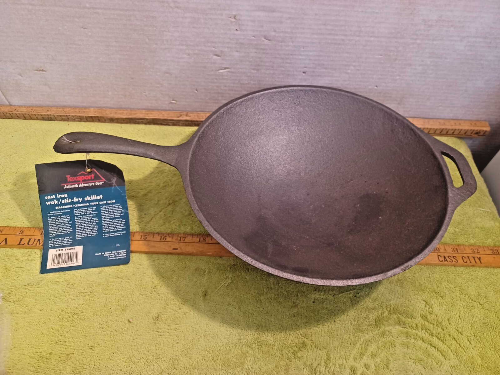Texsport Cast Iron Chef Collection 12.5 Inch 32cm. Wok