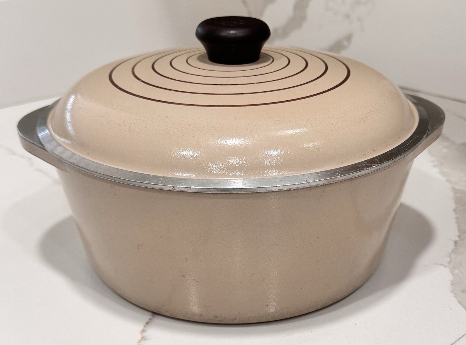 CLUB ALUMINUM Dutch Oven Stock Pot 4 QUART Beige Brown Stripes Bands W LID 10″
