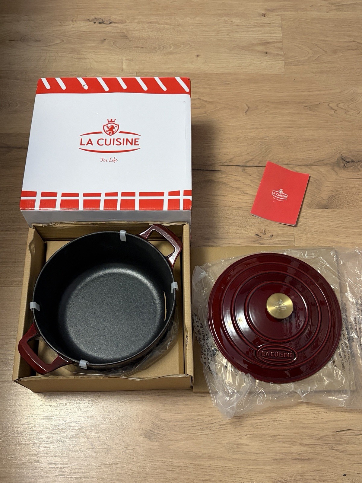 La Cuisine Enameled Cast Iron Dutch Oven Casserole 5qt Oven Safe 500F Cranberry