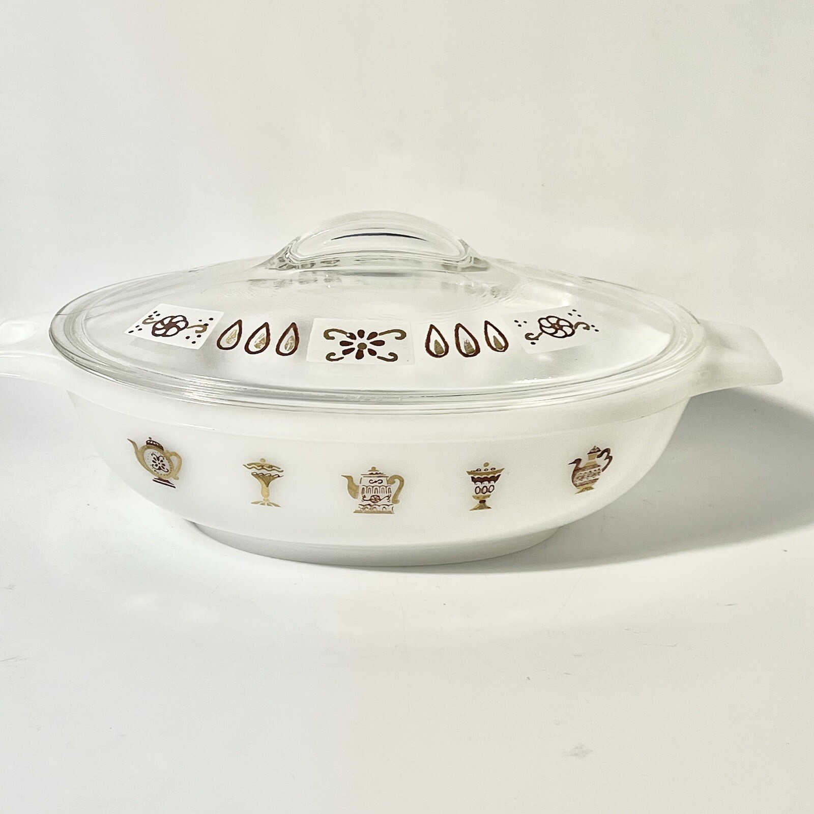 Glasbake J2274 1 Qt Casserole Dish With Lid Milk Glass Gold Design Vintage USA