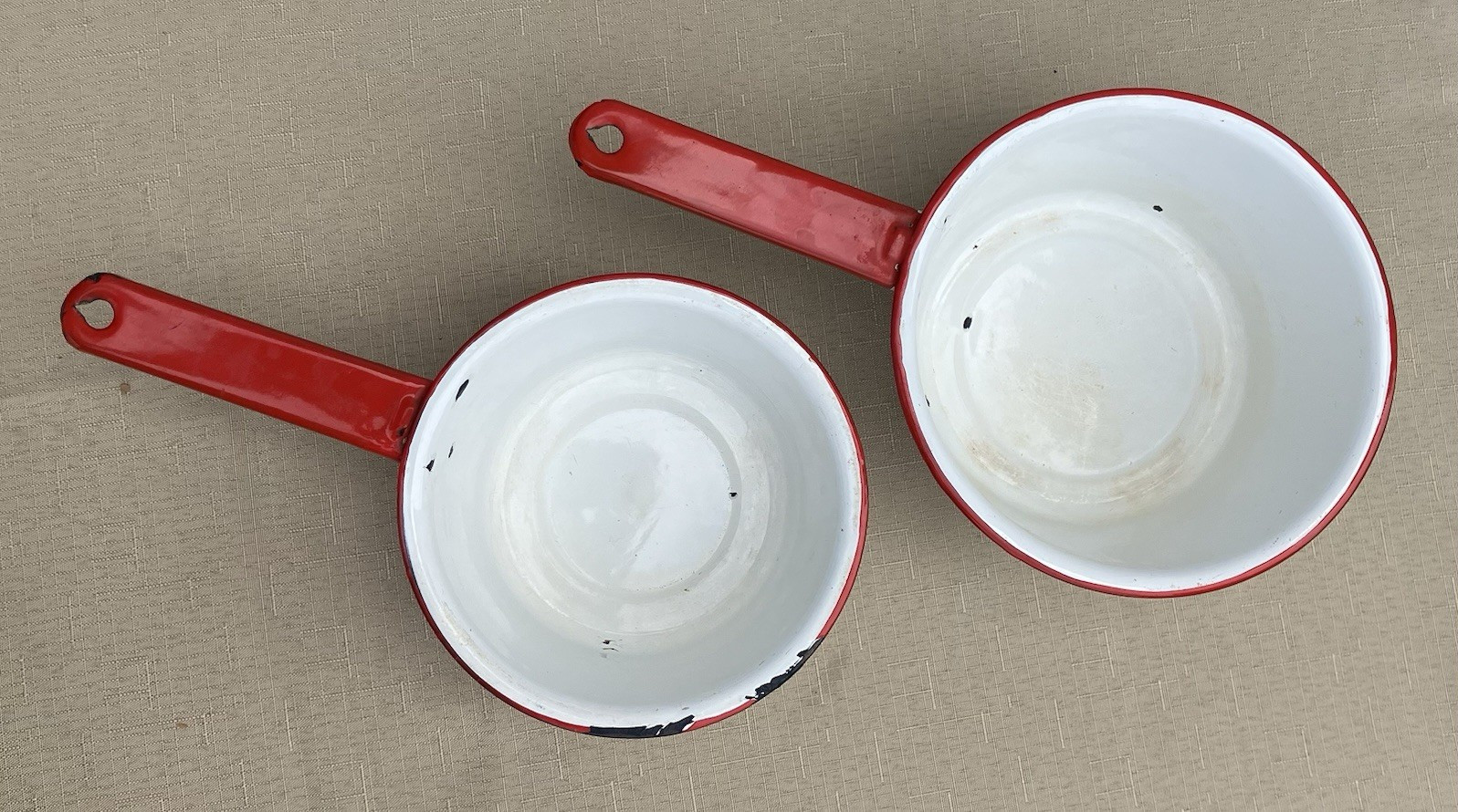 Vintage 1950s Classic White/Red Enamel 2-Piece Saucepan Set Long Handle