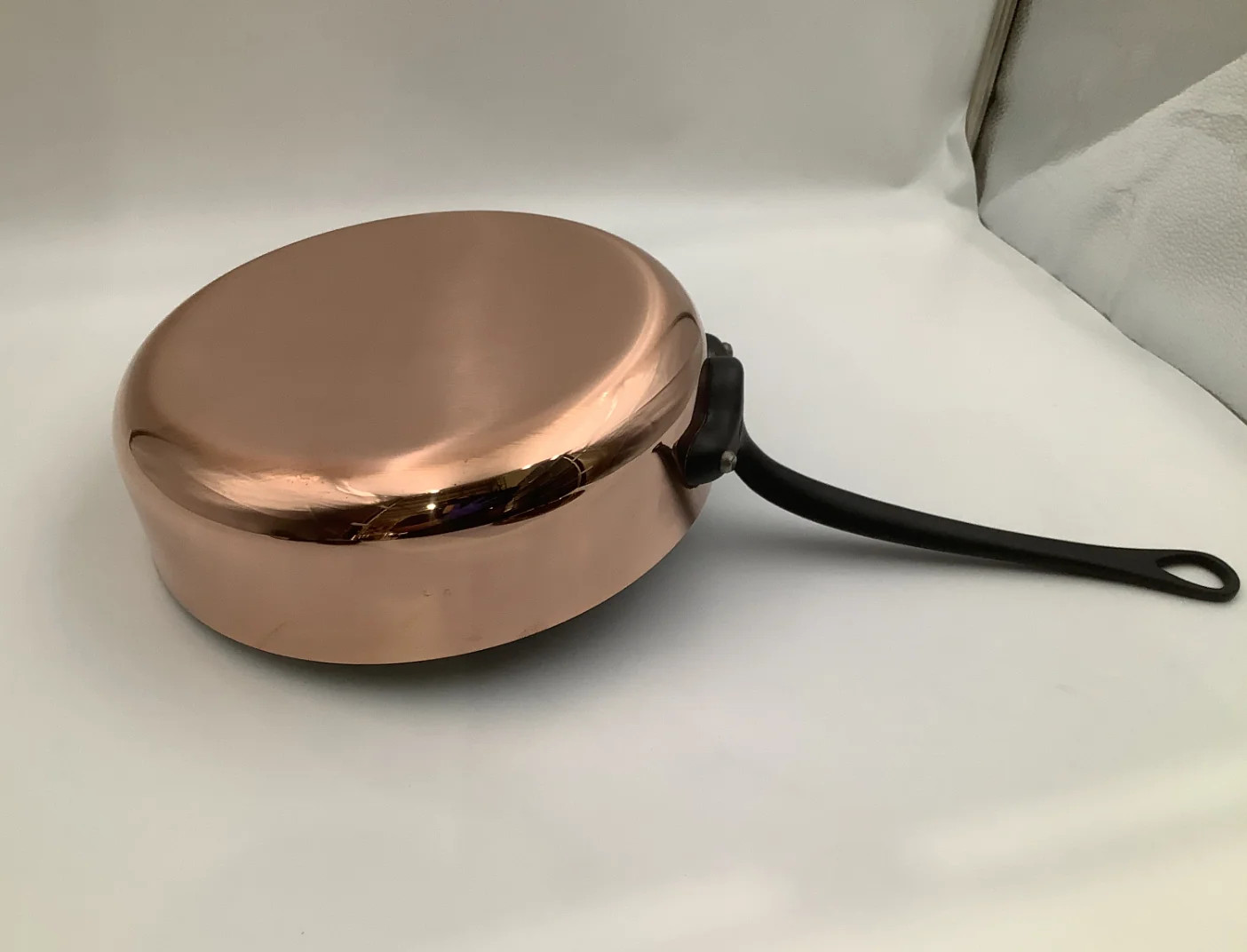 Mauviel M’Heritage 150 CI Polished Copper & Stainless Steel Saute pan. 9,45 In.