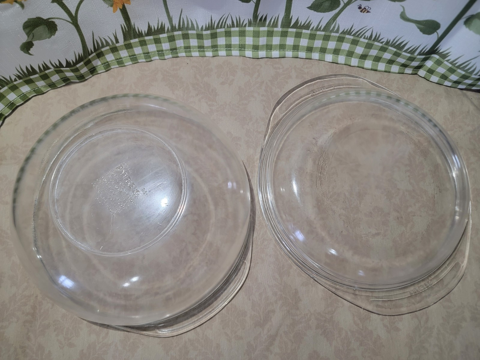 Pyrex Casserole Dish With Lid, Vintage #024, Corning, NY, 8.5″ Diameter
